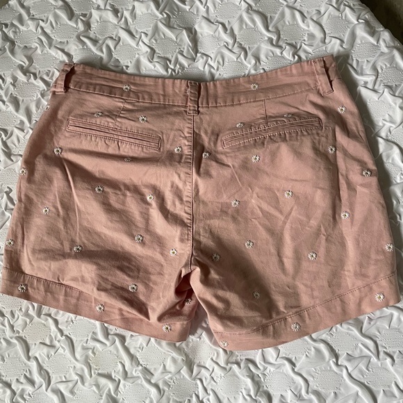 Old Navy Shorts - Picture 2 of 2
